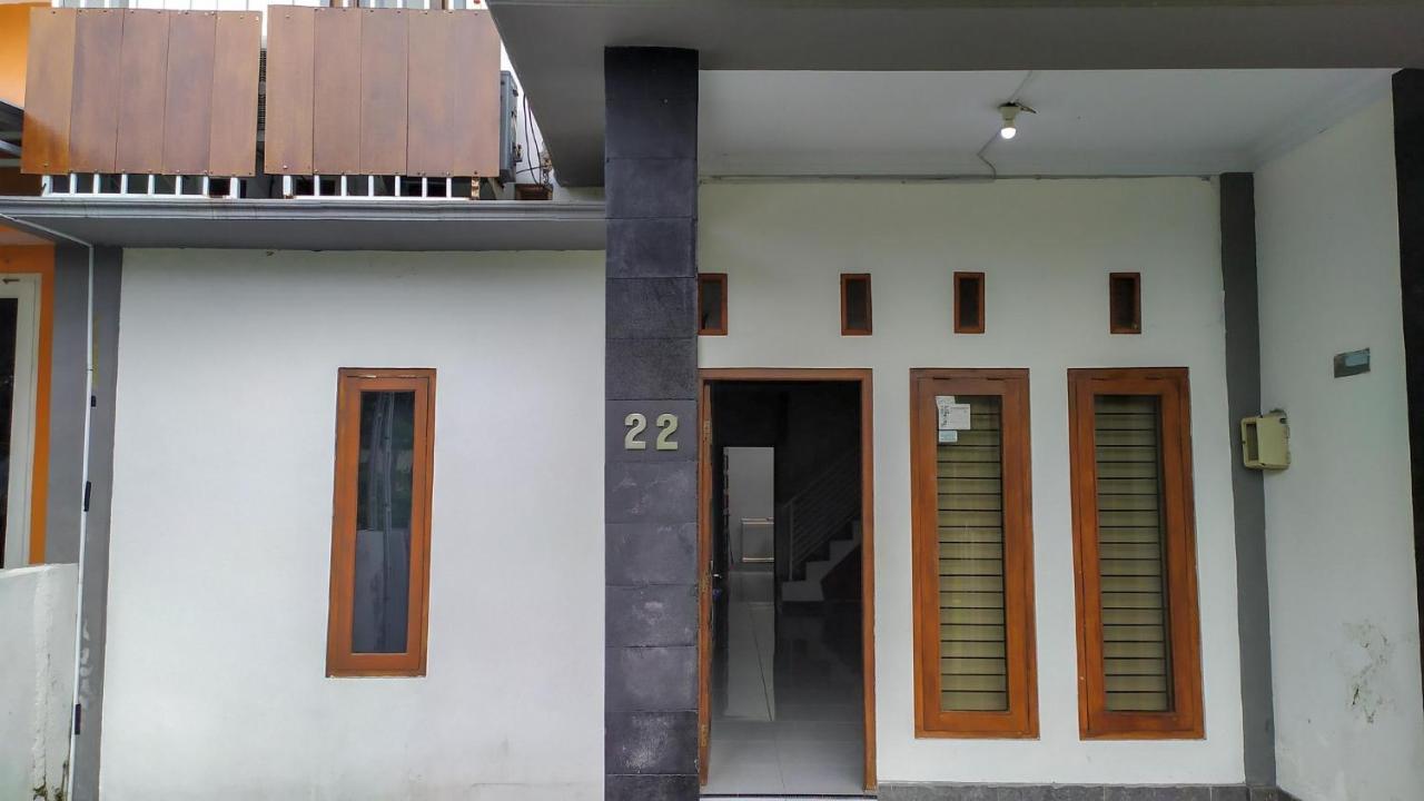 מלון Omah Leren Mitra Reddoorz Near Gembiraloka Zoo יוגיאקרטה מראה חיצוני תמונה